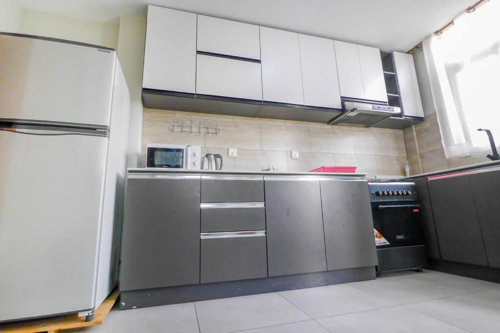 Ultra Modern Apartment In Nyarutarama Kigali Buitenkant foto